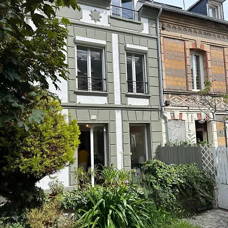 Le Muguet - - Proche *