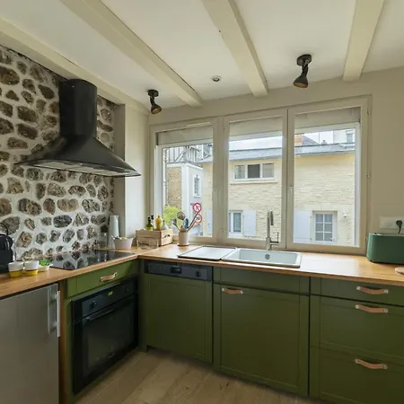 Le Muguet - - Proche *