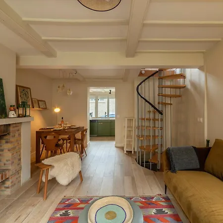 Le Muguet - - Proche *